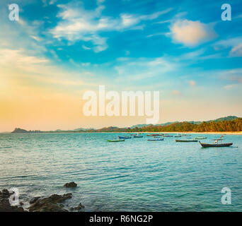 Marine bei Sonnenuntergang. Schöne Landschaft auf den Indischen Ozean. Stockfoto