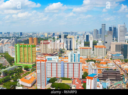 Antenne Stadtbild von Singapur, Chinatown und moderne Wolkenkratzer von Singapore Downtown Stockfoto