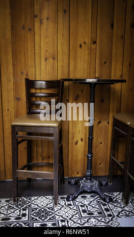 Vintage Holz Hocker, Möbel Details zu sitzen und Rest Stockfoto