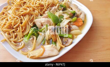 Schmackhaftes Gemüse Chicken Stir Fry Stockfoto