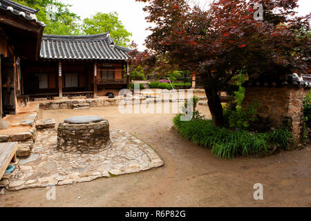 Oeam Geonjae historisches Haus im Dorf, Asan-Si, Chungcheongnam-do, Südkorea. Stockfoto