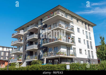 Neue graue Apartmenthaus in Berlin, Deutschland Stockfoto