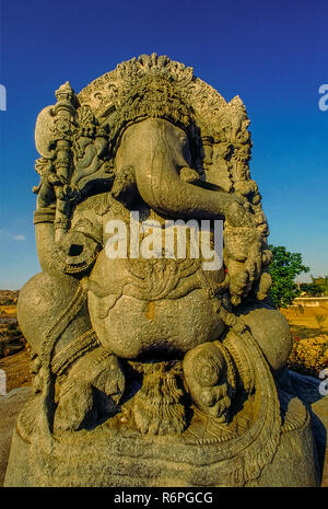 29-Apr-2011 - vintage Photo - Ganesha Statue, HOYSALESWARA TEMPEL, HALEBIDU, Hassan, Karnataka, Indien. Asien Stockfoto