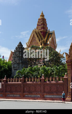 Wat Ounalom auf sisowath Quay, Phnom Penh, Kambodscha Stockfoto