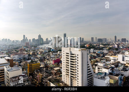 Skyline, Stadtblick, Wolkenkratzer, Bang Rak Financial District, Silom Bezirk, Panoramablick vom Grand China Hotel, Chinatown, Bangkok, Thailand Stockfoto