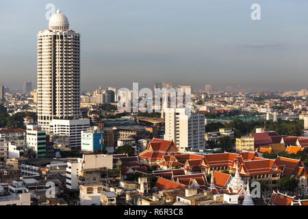 River Park Condominium, Tower am Menam Chao Phraya, Wat Chakkrawat Chakrawat, Tempel, Panoramablick vom Grand China Hotel, Chinatown, Bangkok Stockfoto