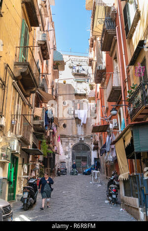 Via S. Mattia, in der Quartieri Spagnoli, Spanische Viertel, Neapel, Italien. Stockfoto