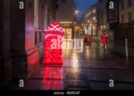 Die Stadt Cork, Cork, Irland. 05. Dezember, 2018. Eine spezielle Post Box für Briefe nach Santa steht außerhalb des General Post Office auf Oliver Plunkett Stree Stockfoto