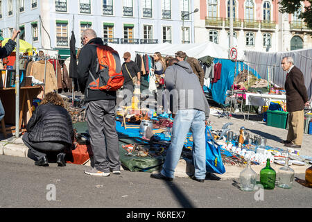 Portugal, Estredmadura, Lissabon, Alfama, Feira da ladra Flohmarkt oder die Diebe Markt in Campo Santa Clara Stockfoto