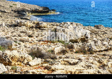 Felsigen Strand in Ayia Napa. Stockfoto