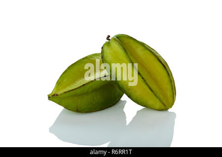 Frucht: Nahaufnahme von frischen grünen Star Fruit isoliert auf weißem Hintergrund Stockfoto