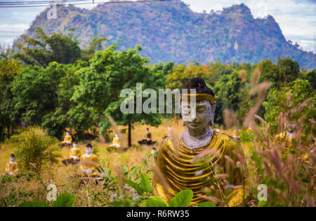 Lumbini Garden an der Unterseite des Mount Zwegabin, Hpa-An, Myanmar Stockfoto