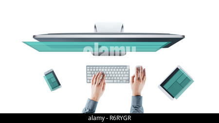 Web Designer arbeiten an einem reaktionsschnellen Website Stockfoto