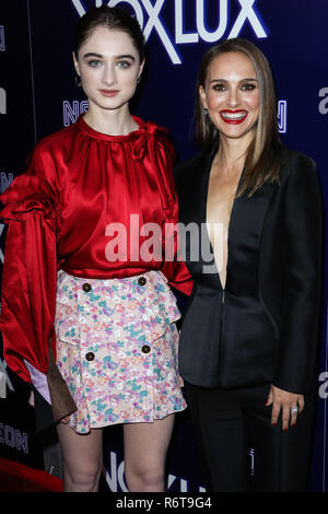 HOLLYWOOD, Los Angeles, CA, USA - 05. Dezember: Raffey Cassidy, Natalie Portman am Los Angeles Premiere von "Neon" Vox Lux' am ArcLight Hollywood statt am 5. Dezember 2018 in Hollywood, Los Angeles, Kalifornien, Vereinigte Staaten. (Foto von Xavier Collin/Image Press Agency) Stockfoto