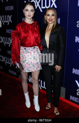 HOLLYWOOD, Los Angeles, CA, USA - 05. Dezember: Raffey Cassidy, Natalie Portman am Los Angeles Premiere von "Neon" Vox Lux' am ArcLight Hollywood statt am 5. Dezember 2018 in Hollywood, Los Angeles, Kalifornien, Vereinigte Staaten. (Foto von Xavier Collin/Image Press Agency) Stockfoto