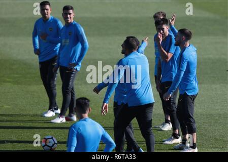 Boca Juniors Training Session in Las Rozas, Madrid. 12.06.2018. (Foto: Juan Carlos Rojas/Cordon drücken). Guillermo Barros Schelott Trainer SesiÃ³n de entranamiento Del Boca Juniors en Las instalaciones de la FederaciÃ³n Española de FÃºtbol de zlas Rozas, Madrid. 06/12/2016. (Foto: Juan Carlos Rojas/Cordon Cordon Drücken Drücken) Stockfoto