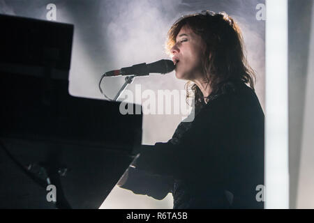 Mailand, Italien. 05 Dez, 2018. Die Btitish-French Sängerin und Schauspielerin Charlotte Gainsbourg führt live auf der Bühne Fabrique. Credit: Rodolfo Sassano/Alamy leben Nachrichten Stockfoto