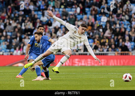 Madrid, Spanien. 6. Dezember 2018. von Real Madrid Federico Valverde in Aktion während der Copa del Rey Match zwischen Real Madrid und UD Melilla im Santiago Bernabeu in Madrid gesehen. Credit: LEGAN S. Mace/SOPA Images/ZUMA Draht/Alamy leben Nachrichten Stockfoto