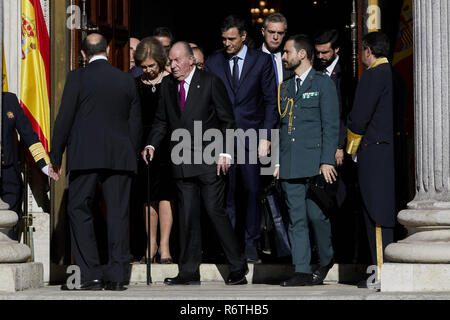 Madrid, Madrid, Spanien. 6 Dez, 2018. Der ehemalige König Juan Carlos I von Spanien und ehemalige Königin Sofia sind während den 40. Jahrestag der spanischen Verfassung am Congreso de los Diputados in Madrid gesehen. Credit: LEGAN S. Mace/SOPA Images/ZUMA Draht/Alamy leben Nachrichten Stockfoto