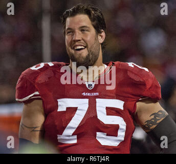 Dezember 19, 2011, San Francisco, Kalifornien, USA - San Francisco 49ers beleidigender Gerät Alex Boone (75) am Montag, 19 Dezember, 2011 um Candlestick Park, San Francisco, Kalifornien. 49ers besiegten die Steelers 20-3. (Bild: © Al Golub/ZUMA Draht) Stockfoto