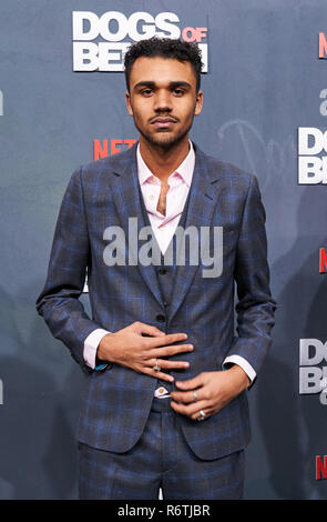 Berlin, Deutschland. 06 Dez, 2018. Der Schauspieler Langston Uibel zum Film Premiere des Films kommt 'dogs of Berlin" im Kino International. Quelle: Annette Riedl/dpa/Alamy leben Nachrichten Stockfoto