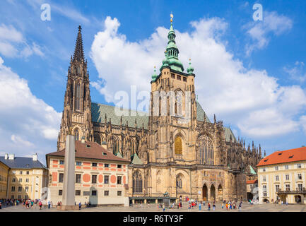 Prag, die St. Vitus Kathedrale Great South Turm der Kathedrale Katedrála sv. Víta dritten Innenhof Prager Burg Prag Tschechische Republik Europa Stockfoto