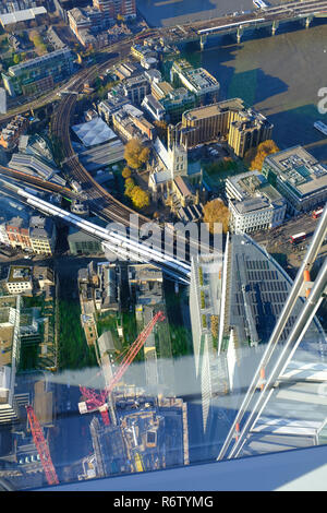 Southwark Cathedral aus dem Shard anzeigen Galerie - London UK gesehen Stockfoto