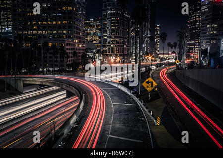 6. Straße über Pass & 110 Highway, Downtown, Los Angeles. Stockfoto