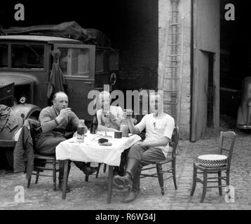 1940 WW2 Bundeswehrsoldaten entspannende Dienstfrei im nördlichen Frankreich Stockfoto