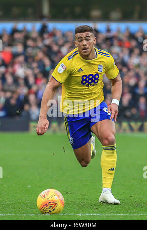 25. November 2018, Villa Park, Birmingham, England; Sky Bet Meisterschaft, Aston Villa v Birmingham City: Che Adams (09) von Birmingham mit der Kugel Credit: Mark Cosgrove/News Bilder der Englischen Football League Bilder unterliegen DataCo Lizenz Stockfoto