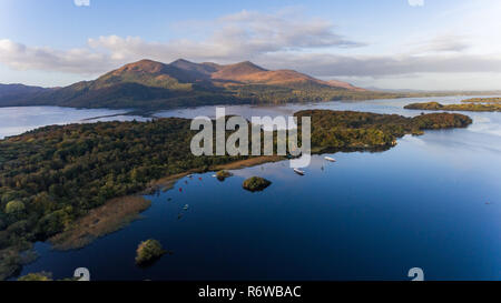 Luftaufnahme der Boote auf die Seen von Killarney National Park Stockfoto