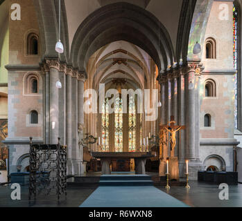 Deutschland, Köln - September 14, 2018: Blick durch das Seitenschiff der Basilika St. Andreas am 14 September, 2018 in Köln, Deutschland Stockfoto