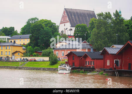 Anzeigen von Porvoo Altstadt mit roten hölzernen Schuppen, Borga, eine Stadt und eine Gemeinde an der südlichen Küste von Finnland liegt etwa 50 km Stockfoto