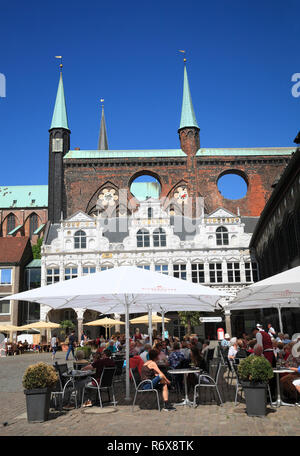 Niederegger Arkadencafe auf dem Marktplatz, Lübeck, Luebeck, Schleswig-Holstein, Deutschland, Europa Stockfoto