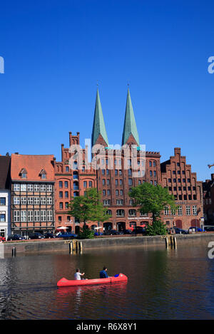 Canoe-Tour an der Untertrave, Lübeck, Luebeck, Schleswig-Holstein, Deutschland, Europa Stockfoto