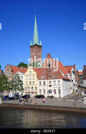 Blick über Obertrave zu St. Petri Kirche, Schleswig-Holstein, Deutschland, Europa Stockfoto