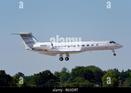 Gulfstream Aerospace Corporation Gulfstream G550 Corporate Jet plane Landing at Royal International Air Tattoo, RIAT, RAF Fairford Airshow. N 550 GA Stockfoto