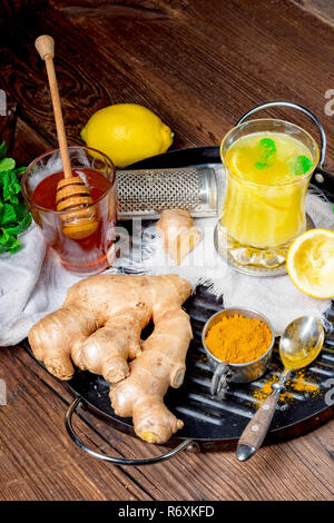 Ingwer Limonade mit Honig und Zitronen Stockfoto