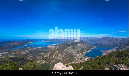 Atemberaubende Landschaft der Bucht von Kotor in Montenegro Stockfoto