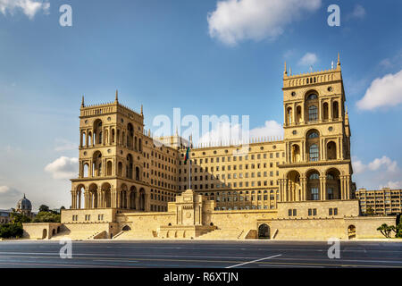 Baku, Aserbaidschan - Okt 12 2018 - die Regierung Haus von Baku, auch als Haus der Regierung bekannt, ist eine Regierung Gebäude mit verschiedenen staatlichen Min. Stockfoto