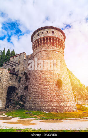 Blick auf die historische Burg von der Stadt Brescia Stockfoto