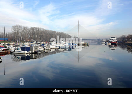 Belgrad, SERBIEN - Dezember 19, 2014: Marina Ada Ciganlija am Fluss Sava in Belgrad, Serbien. Stockfoto