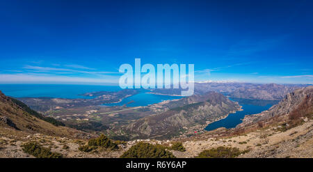 Atemberaubende Landschaft der Bucht von Kotor Stockfoto