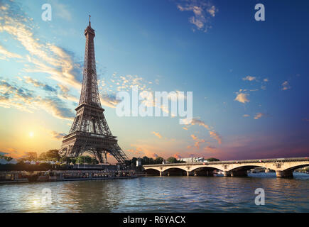 Brücke Iena in Paris Stockfoto