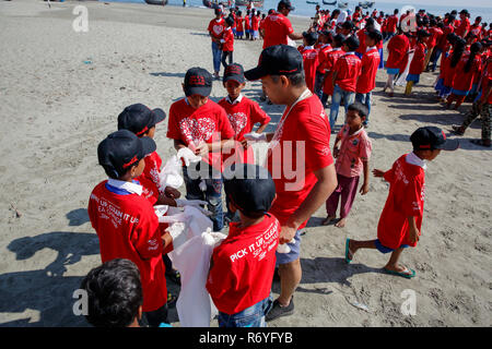 International Coastal Cleanup in Saint Martin's Island von keokradong Bangladesch, der Koordinator des Internationalen Coastal Cleanup Kampagne organisierte ich Stockfoto