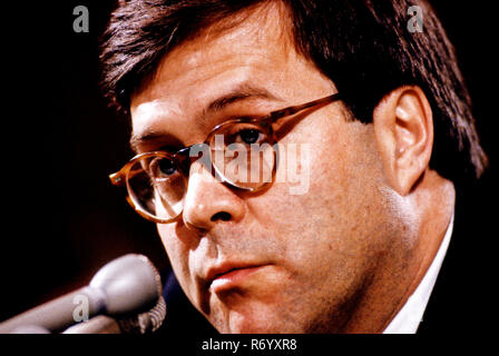 William S. Barr, der von USA-Präsident George H.W. ernannt wurde, war Bush der 77. zu US Attorney General, bezeugt vor den US-Senatsausschuss auf die Justiz auf dem Capitol Hill in Washington, DC am 12. November 1991. Credit: Ron Sachs/CNP/MediaPunch Stockfoto