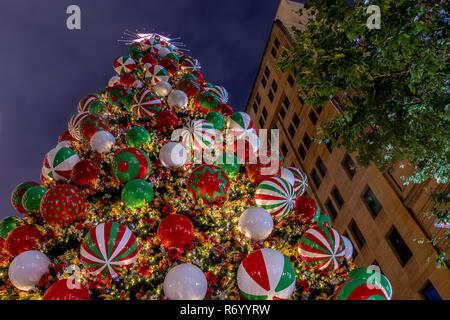 Weihnachtsbaum in Sydneys Martin Place Stockfoto