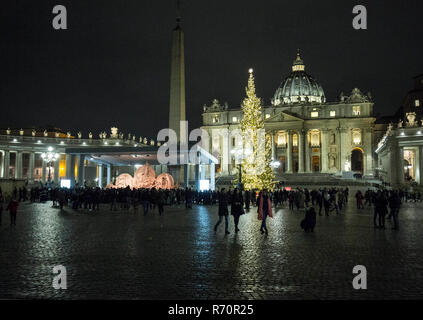 Foto LaPresse - Andrea Panegrossi 07/12/2018 Citt&#xe0;del Vaticanocronaca Accesi il Presepe di sabbia e l'albero Di Natale in Piazza San Pietro Foto LaPresse - Andrea Panegrossi decenber 12, 2018 Vatikan CitynewsLight bis der Sand Krippe und den Weihnachtsbaum auf dem Petersplatz Stockfoto