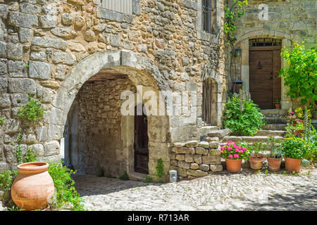 Lane im mittelalterlichen Dorf von Oppede-le-Vieux, Vaucluse, Provence Alpes Cote d'Azur, Frankreich Stockfoto