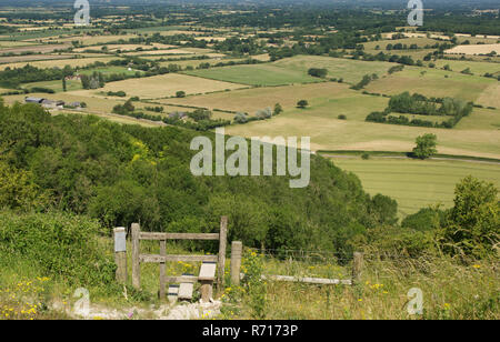 Ansicht des Weald von Teufel Damm auf der South Downs in der Nähe von Brighton, East Sussex, England Stockfoto